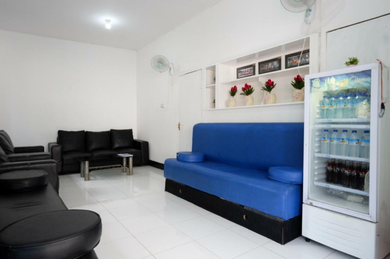 Reddoorz Near Mataram University Экстерьер фото