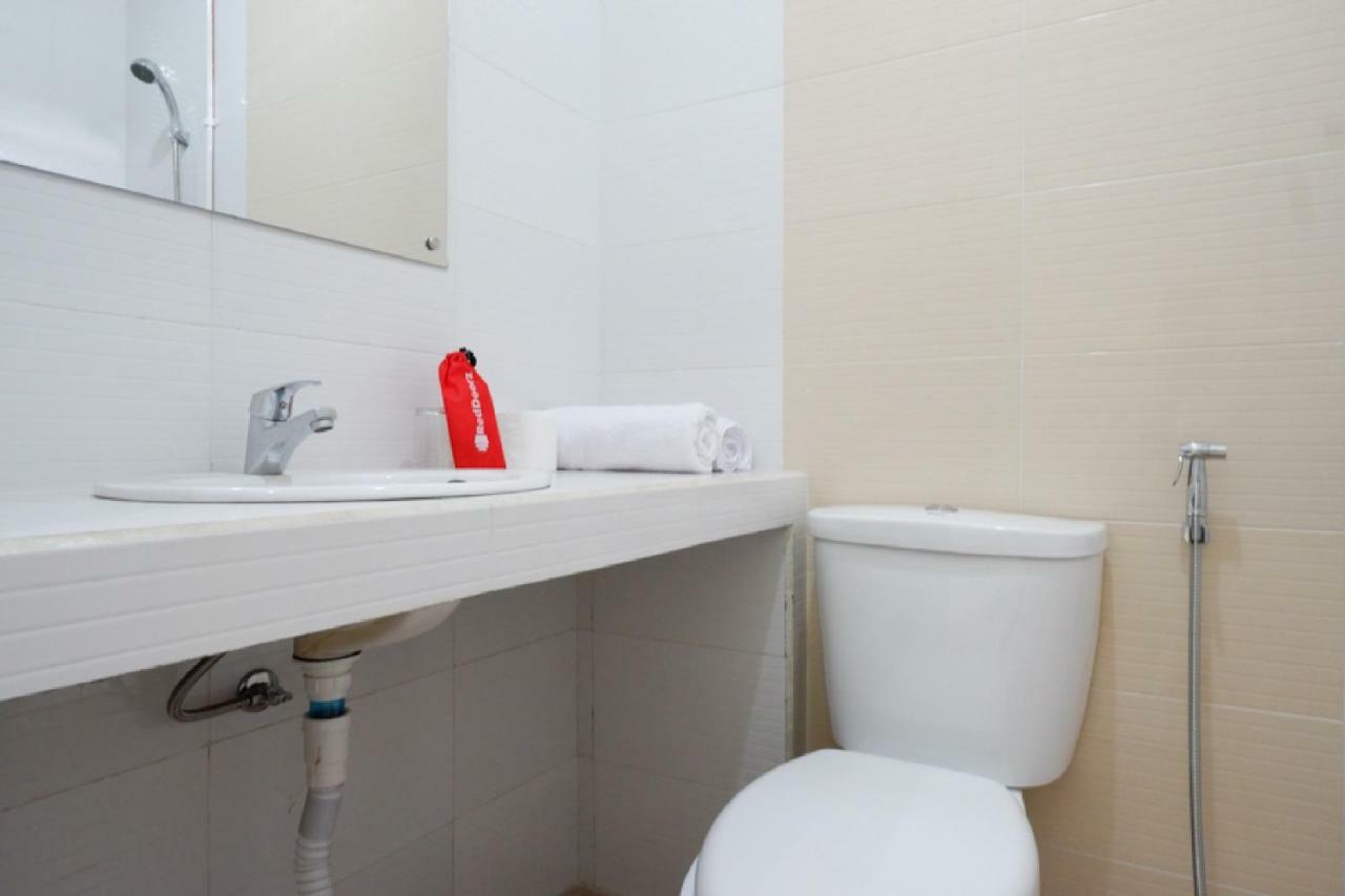Reddoorz Near Mataram University Экстерьер фото